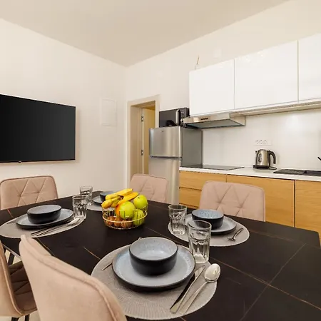 Apartment Balustrada *