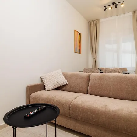 Apartment Balustrada *