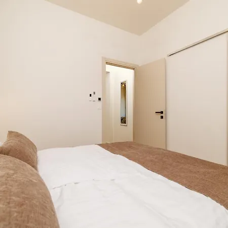 Apartment Balustrada *