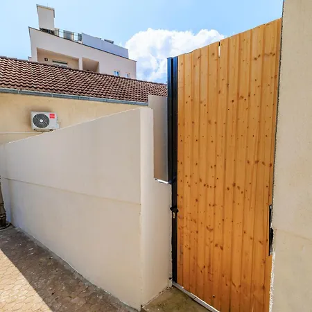 Apartment Balustrada *